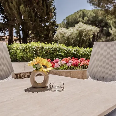 Ξενοδοχείο Hotiday Collection - 4*