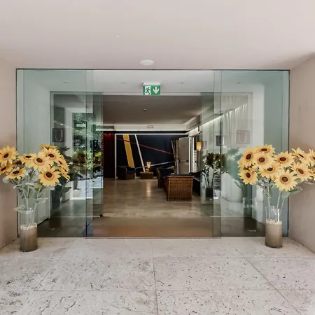 Hotel Hotiday Collection -