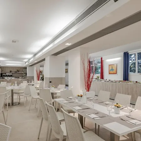 Hotiday Collection - 4* Lacona