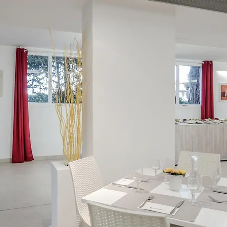 Hotell Hotiday Collection - Lacona